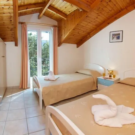 Faos Luxury Apartamento *