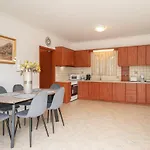 Faos Luxury 아파트