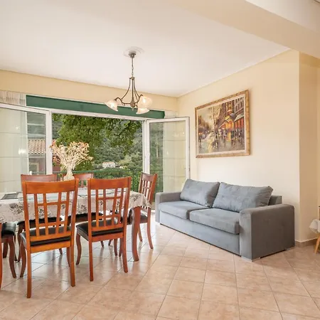 Faos Luxury Apartment Agia Efimia