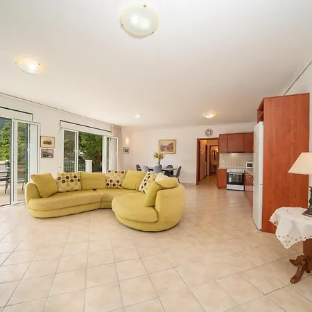 Faos Luxury Apartment *