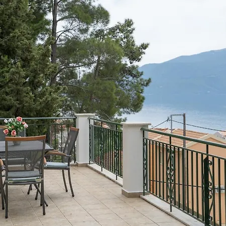 Faos Luxury Apartment Agia Efimia
