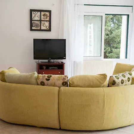 Faos Luxury Apartment Agia Efimia